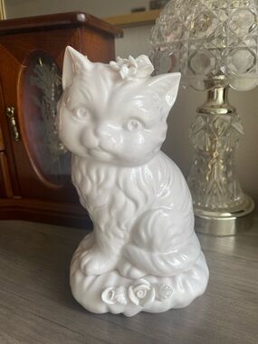 Vintage Ceramic Cat Figurine with Rose Accent